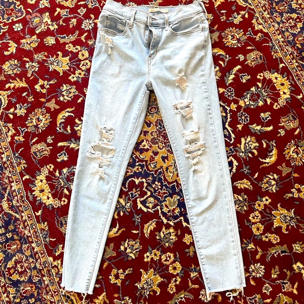 Levis 720 High Rise Super Skinny Ripped Jeans